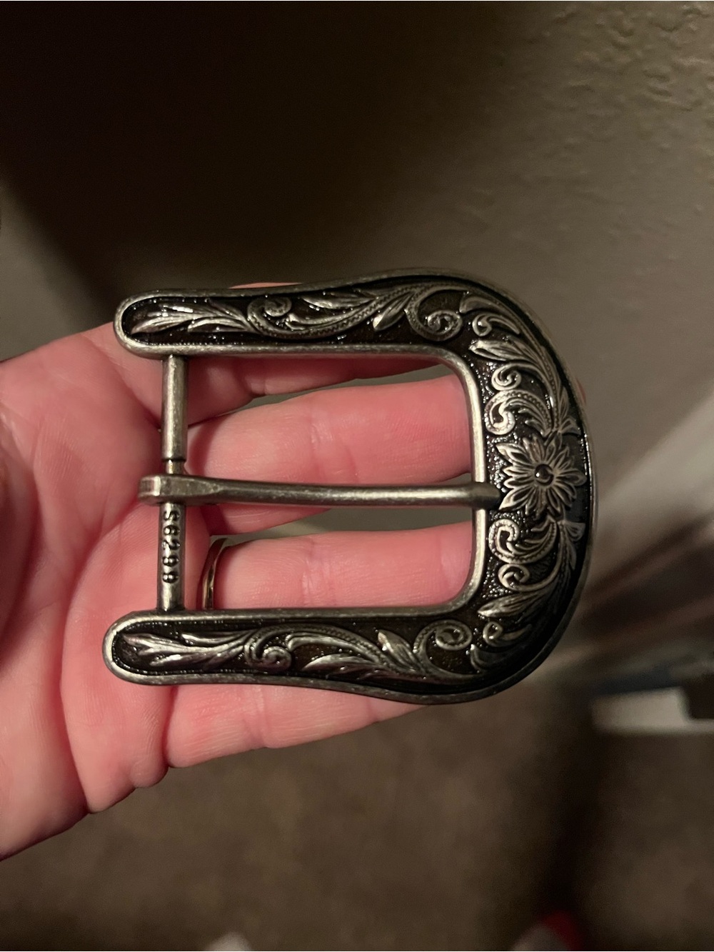 1.5in Decorative Silver-Tone Floral Belt Buckle